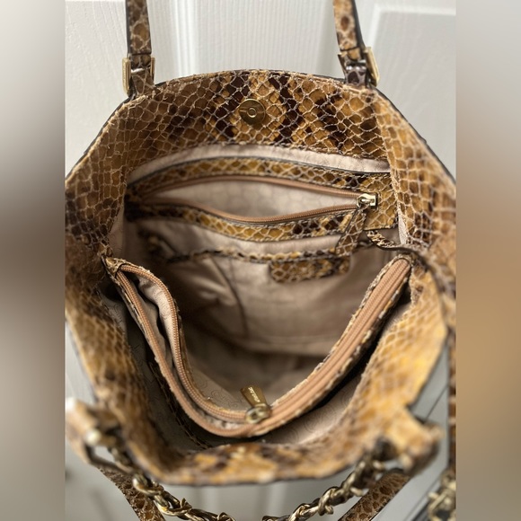Michael Kors Harper
Sand Snake Leather Large
Tote Bag - Picture 5 of 13